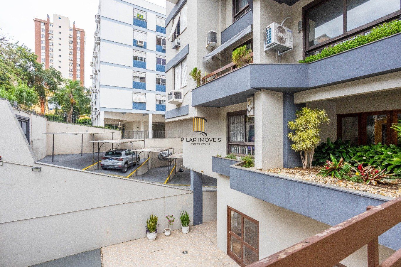 Apartamento de 72 metros privativos com 2 dormitórios no bairro Petrópolis