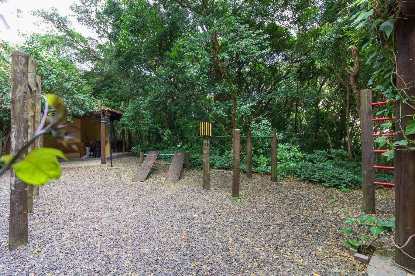 Apartamento 2 Dormitórios com Suíte, elevador e 2 Vagas no Alto Petrópolis