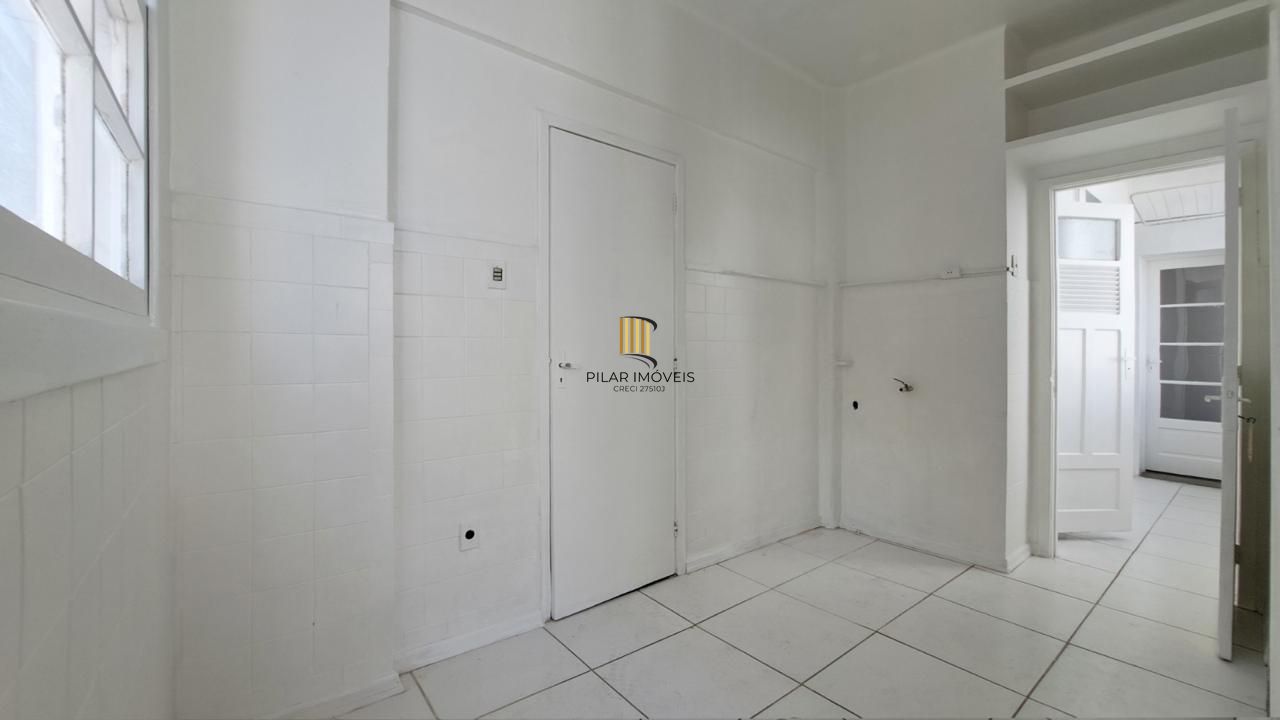 Apartamento 3 Dormitórios, 123m², Último Andar com Vista para o Guaíba