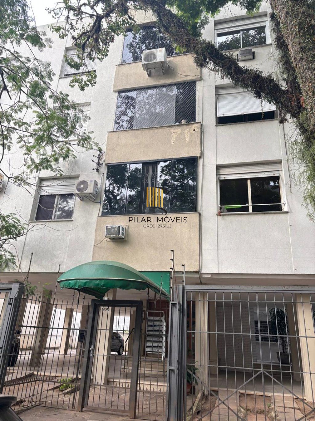 Apartamento 3 dormitórios com 84 metros privativos no bairro Menino Deus.