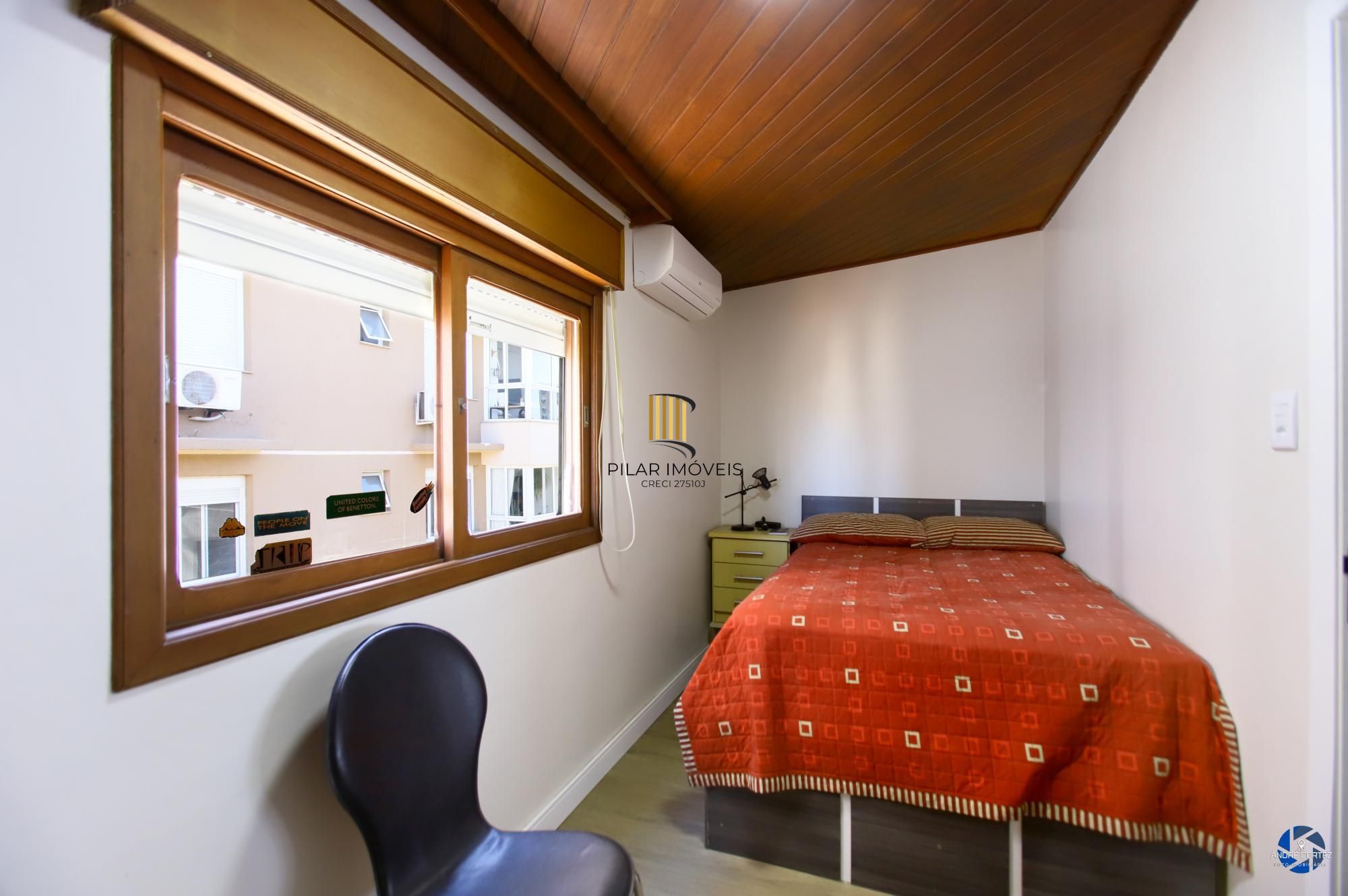 Cobertura com 3 dormitórios e 2 vagas no Bairro Santana