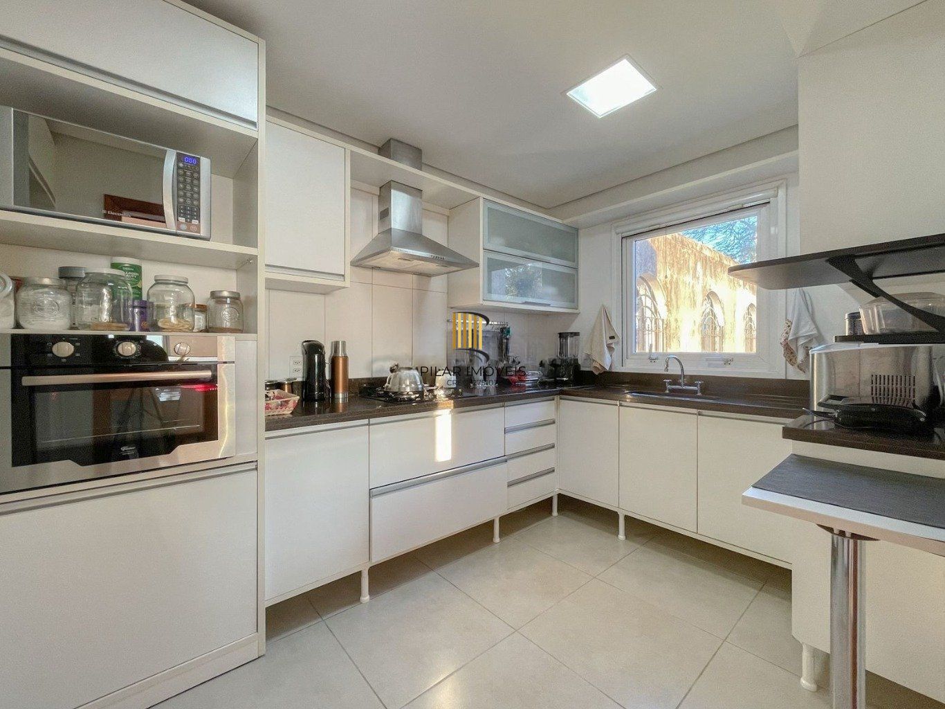 Casa com 4 quartos e 339m² à venda em Santa Tereza, Porto Alegre.