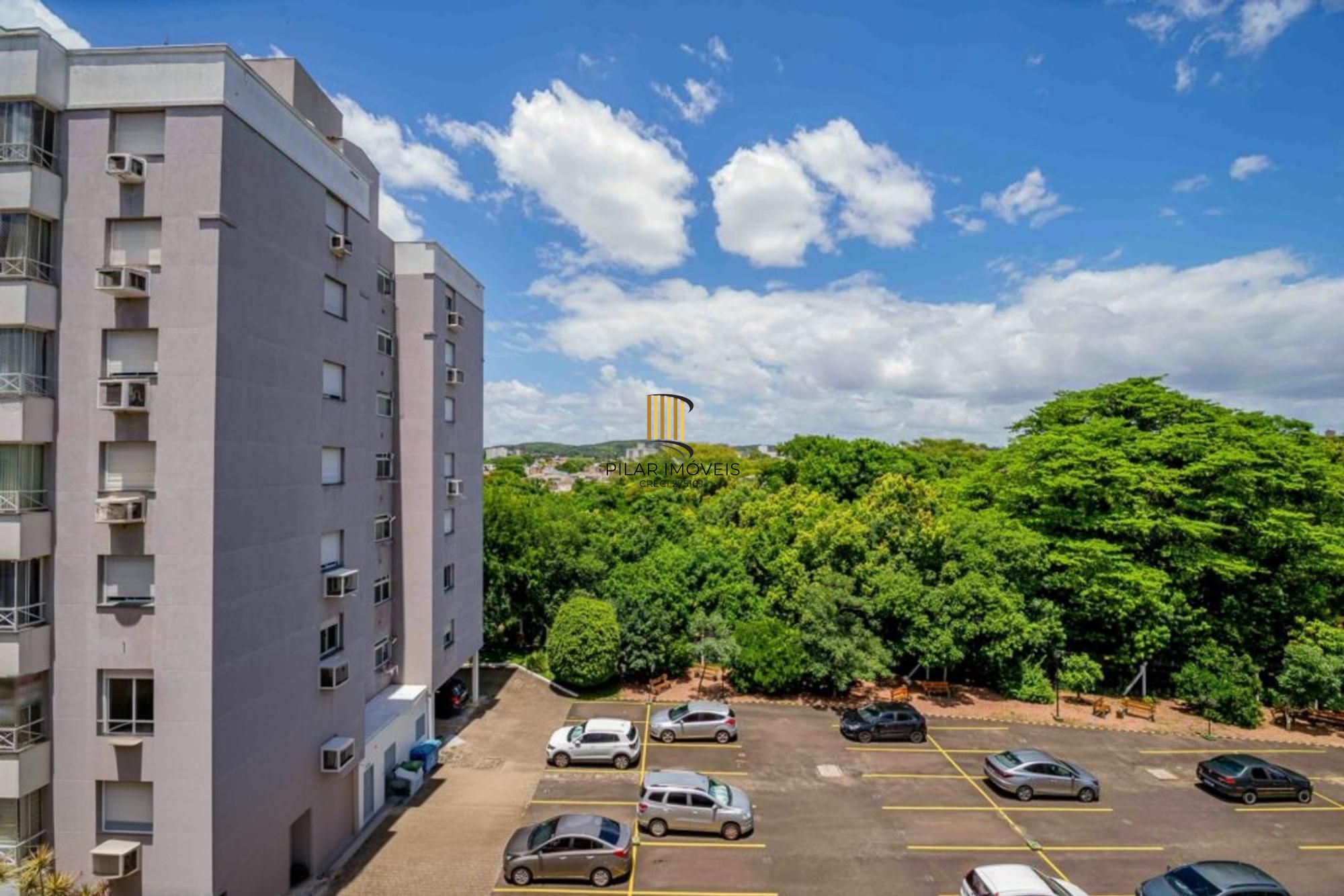 Apartamento semi mobiliado de 3 quartos, elevador, 1 vaga no bairro Cavalhada
