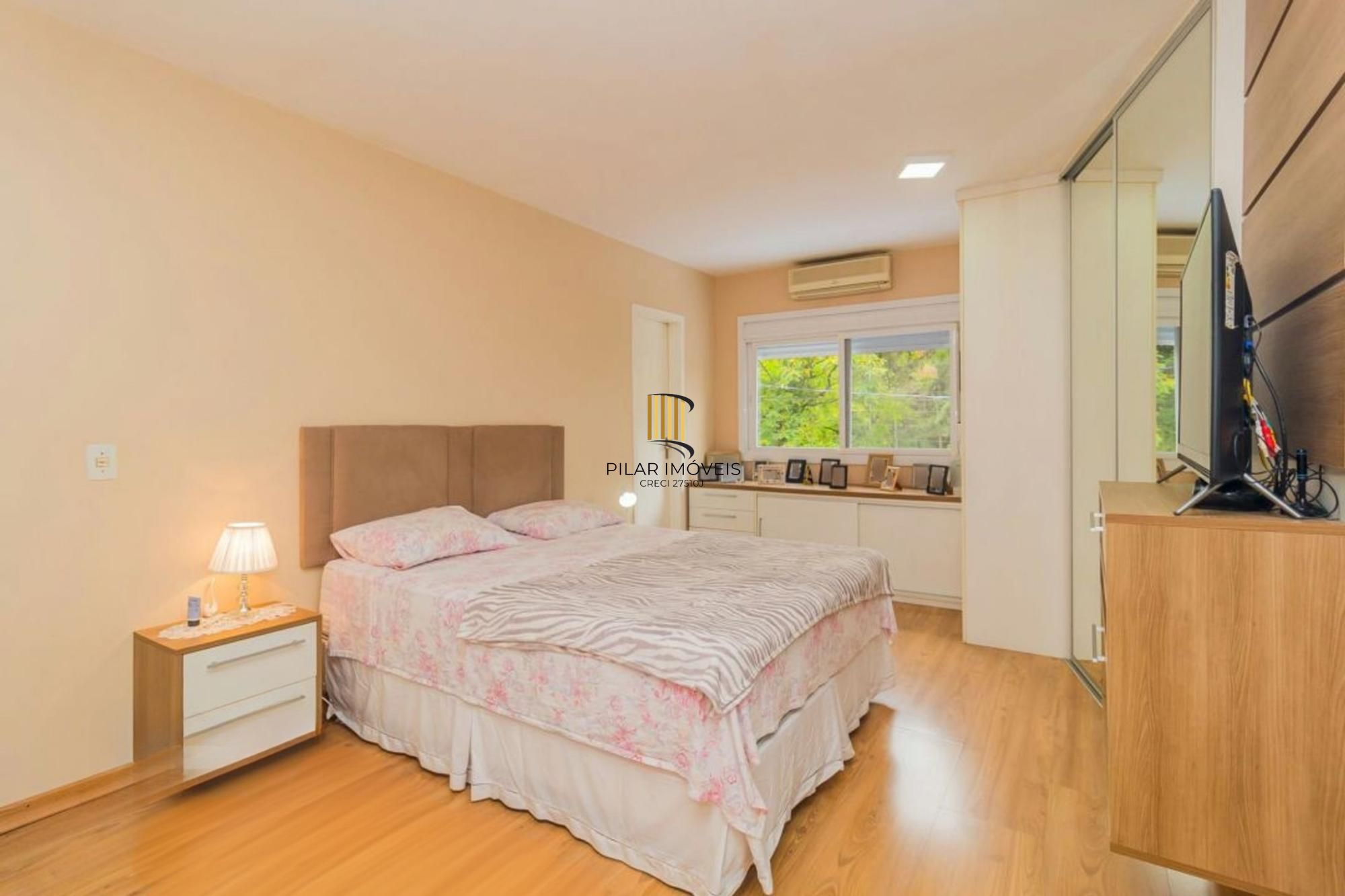 Casa com 3 dormitórios no Bairro Vila Ipiranga