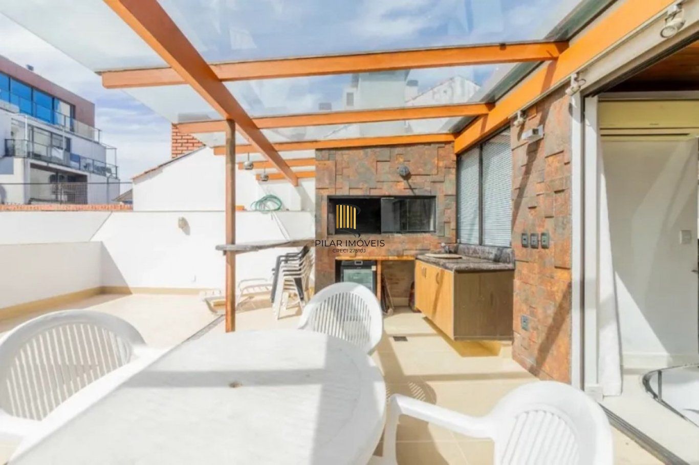 Cobertura 2 quartos, 2 vagas à venda no Petrópolis.