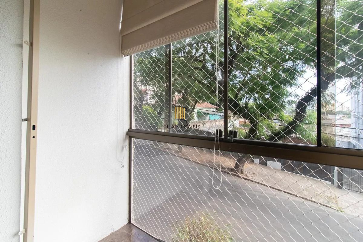 Apartamento 2 dormitórios no Partenon com sacada e 60m²