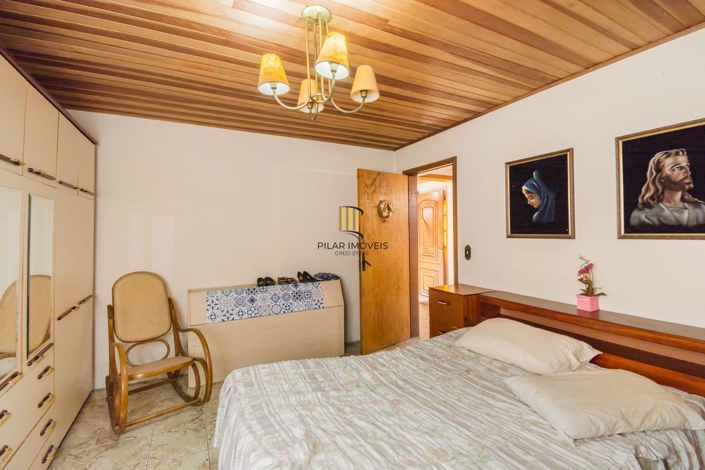 Casa com 4 Dorms e Terreno Amplo – bairro São João, 400m²