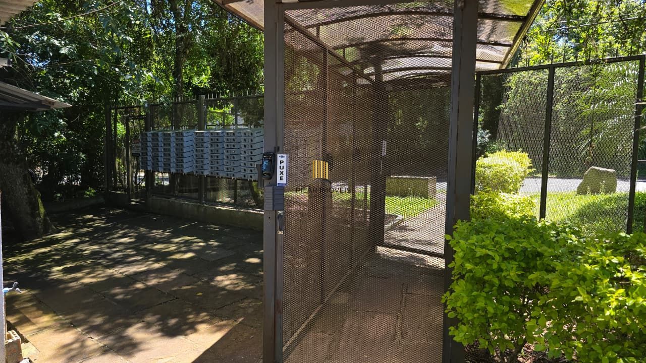 Apartamento com 2 quartos e portaria 24hr no bairro Lomba do Pinheiro