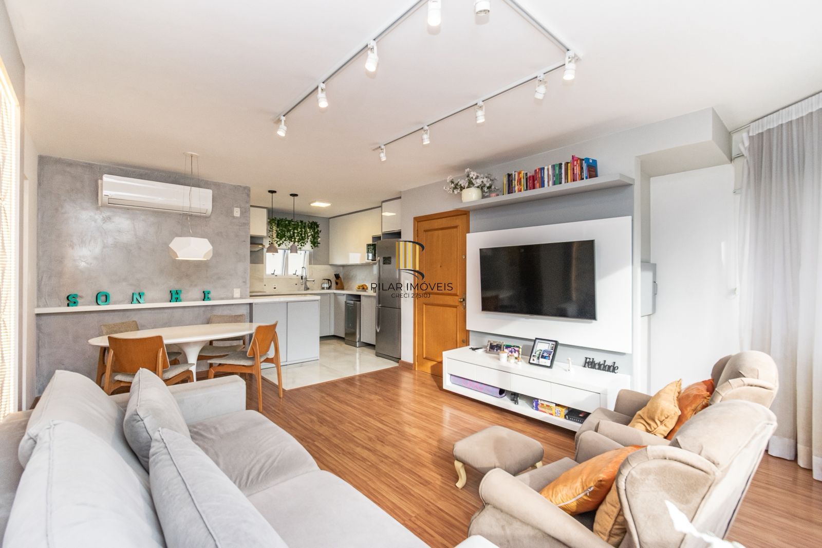 Apartamento 2 quartos, 1 suíte, 74m² e elevador no bairro Vila Ipiranga.