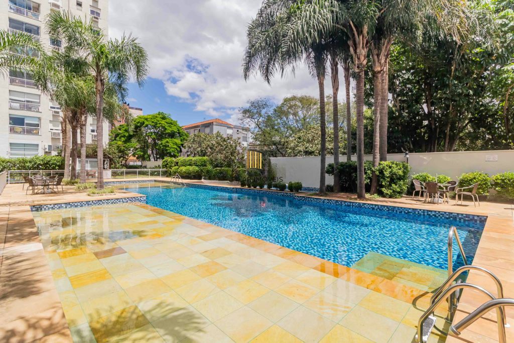 Apartamento com 2 quartos, vaga de garagem e elevador  no bairro Passo da Areia