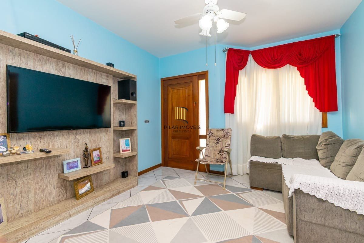 Casa de 2 dormitórios e 1 vagada de garagem em Cachoeirinha.