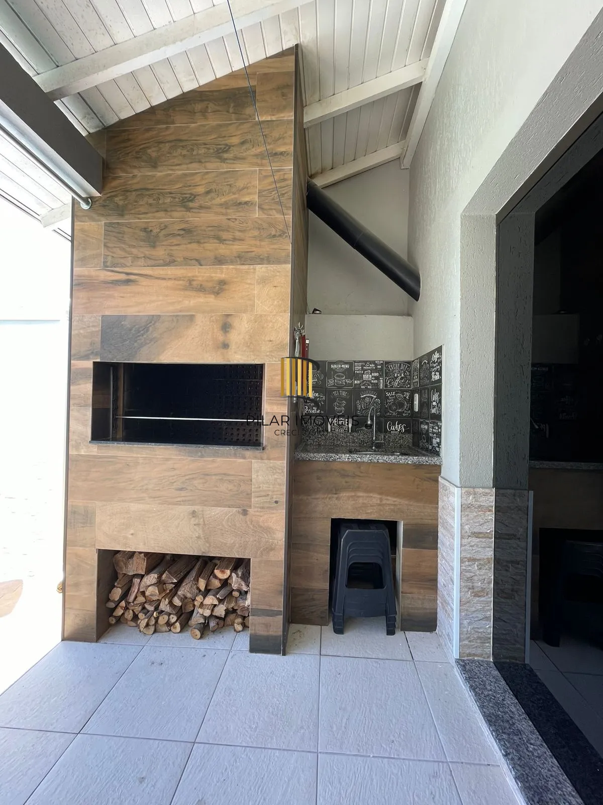 Casa 3 Quartos, com piscina e 2 vagas no Passo das Pedras