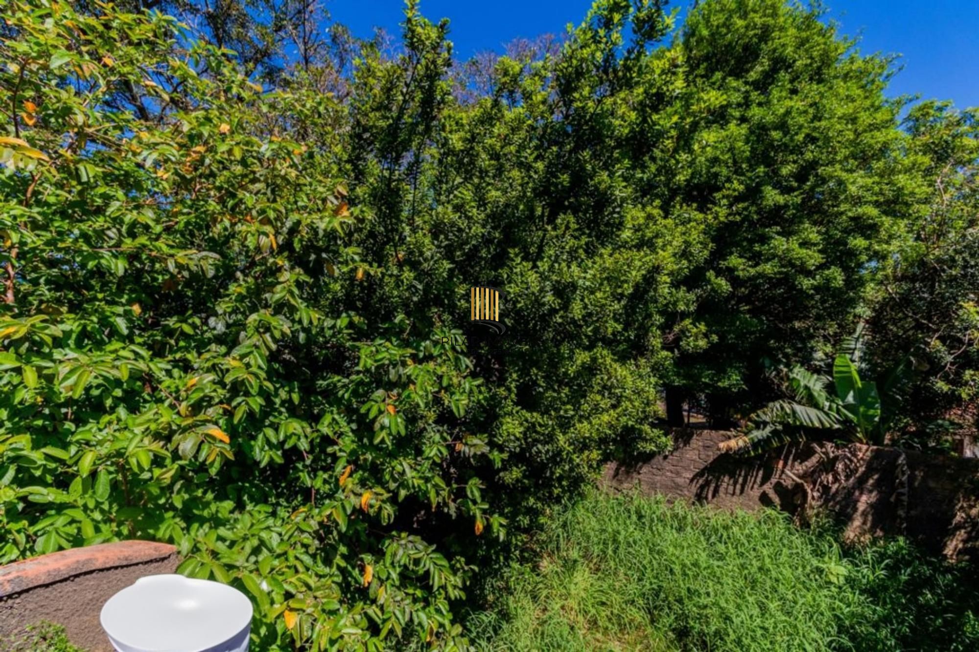 Casa de 3 quartos, 2 vagas no bairro Morro Santana