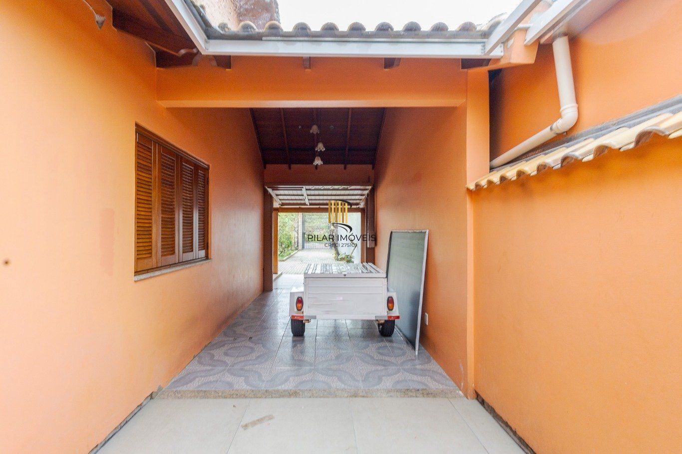 Casa com 4 dormitorios, 2 vagas de garagem em Canoas