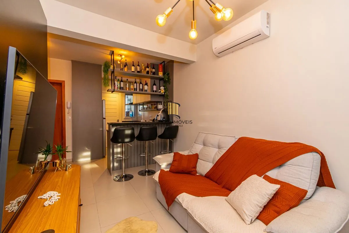 Casa 2 Dormitórios no Villaggio Blu, Pátio, 2 Vagas, Semi-Nova em Cachoeirinha