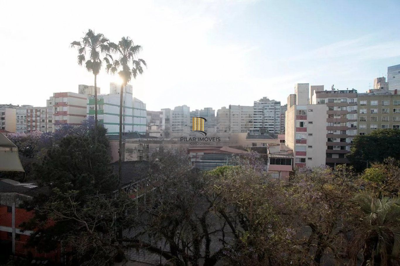 Apartamento semi mobiliado com 2 dormitórios na Sofia Veloso.