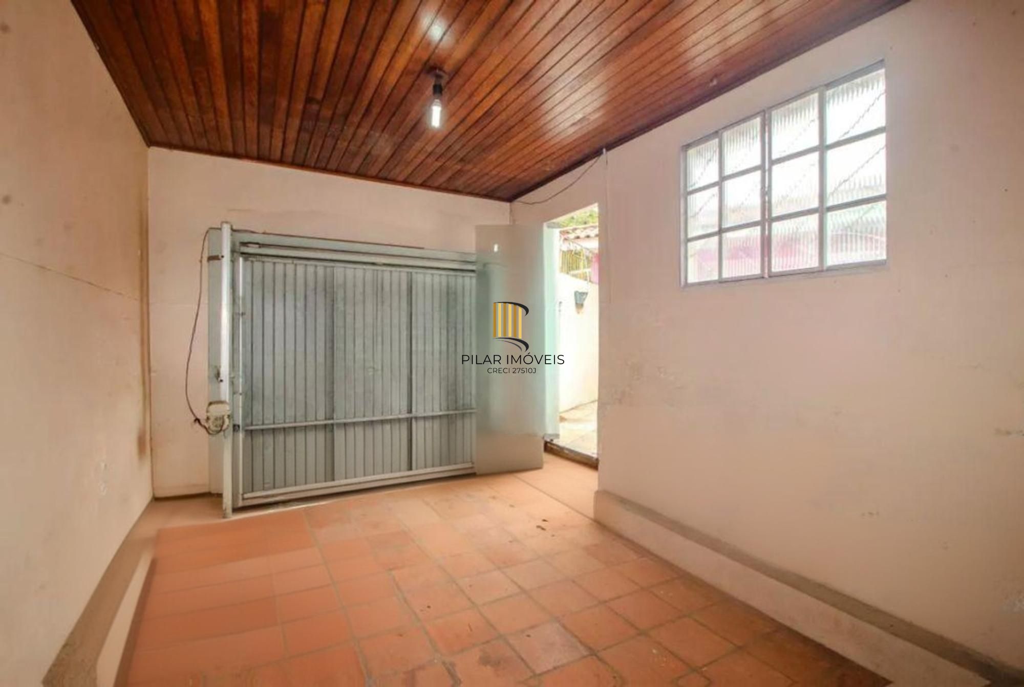 Casa de 3 quartos e 2 vagas de garagem no bairro Nonoai Porto Alegre.