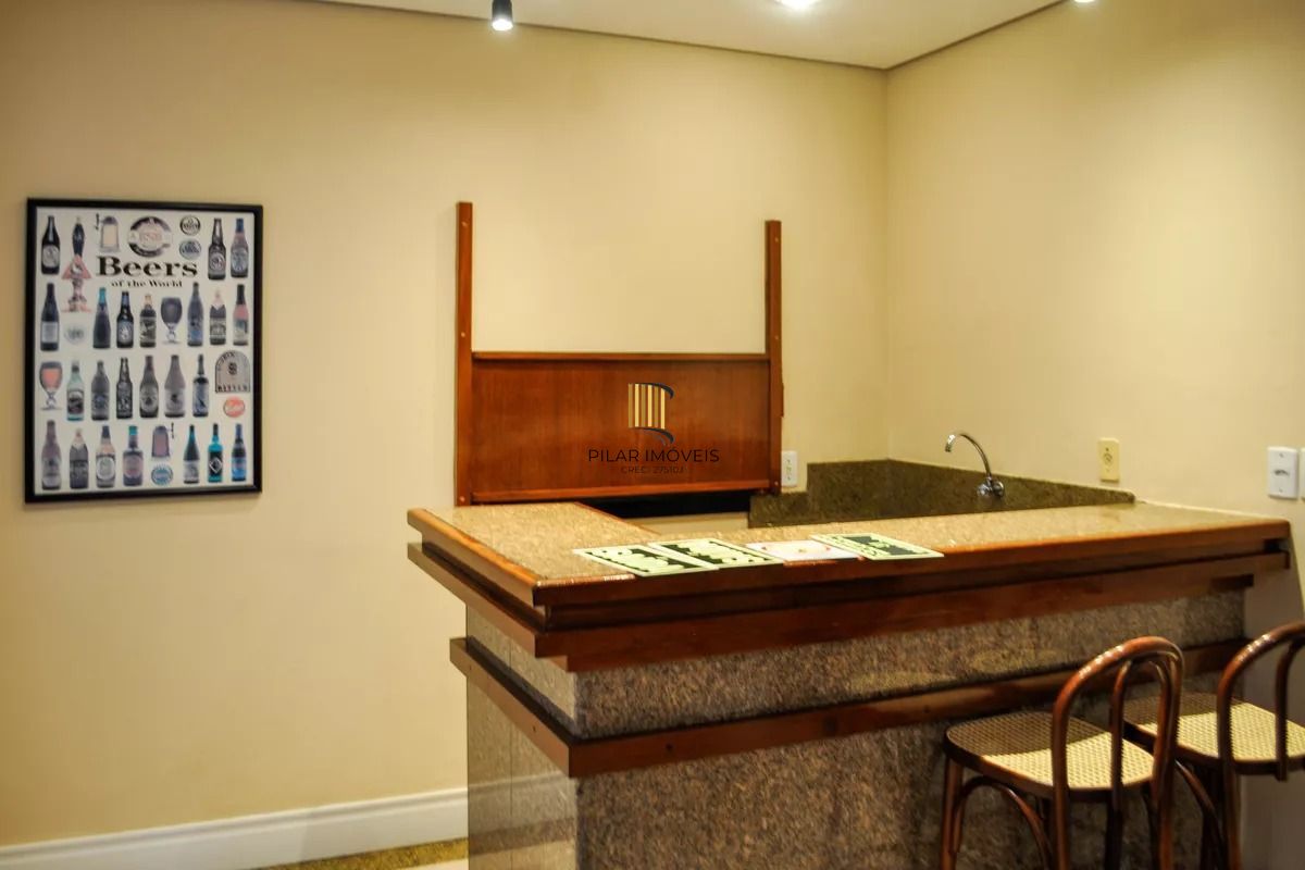 Apartamento com 3 Dormitórios, elevador vaga e 2 Sacadas no Menino Deus