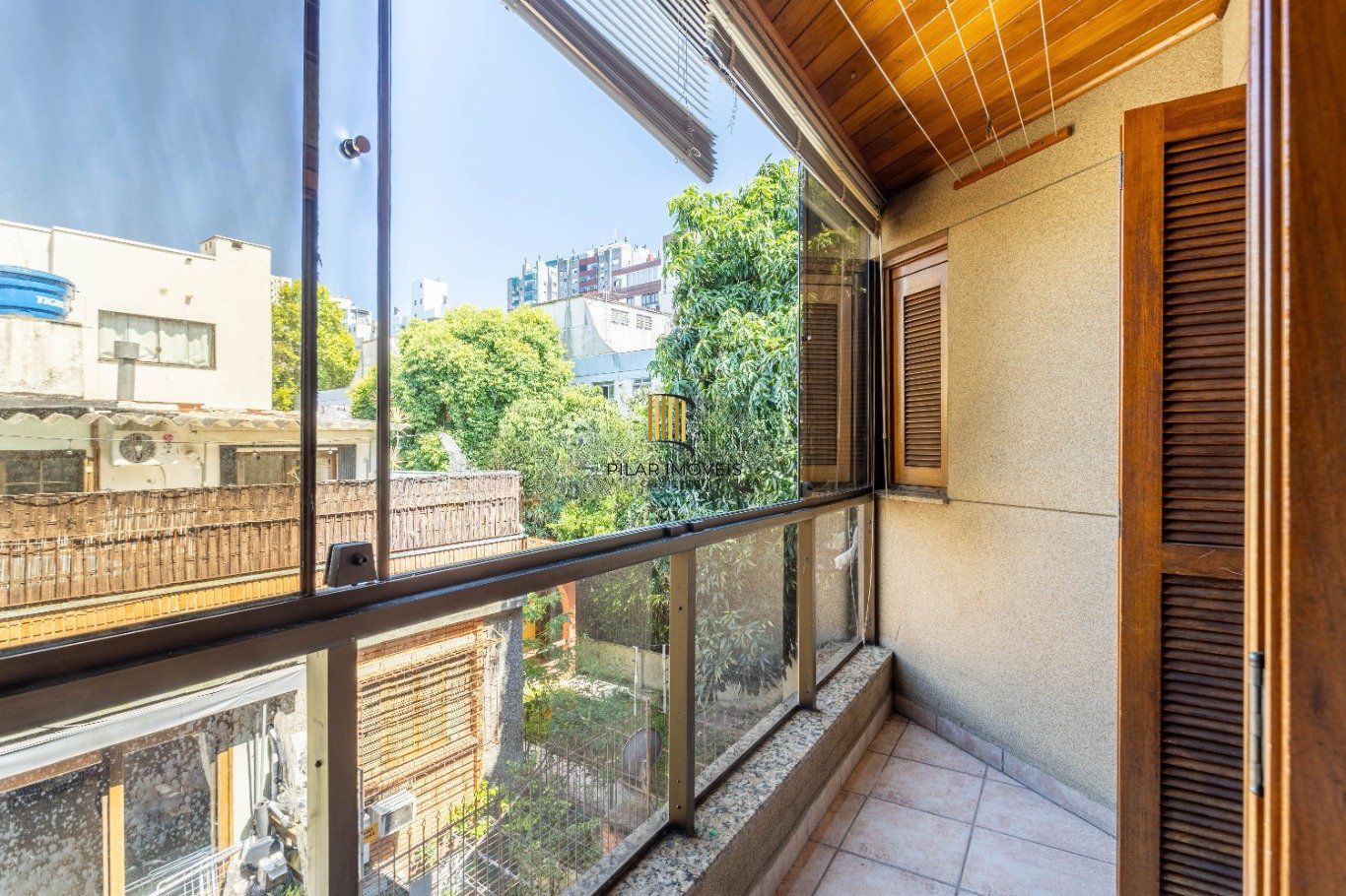 Apartamento com 2 dormitórios (1 suíte) e 1 vaga no Bairro Bela Vista