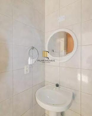 Casa de 2 dormitórios e 1 vaga de garagem em Canoas.