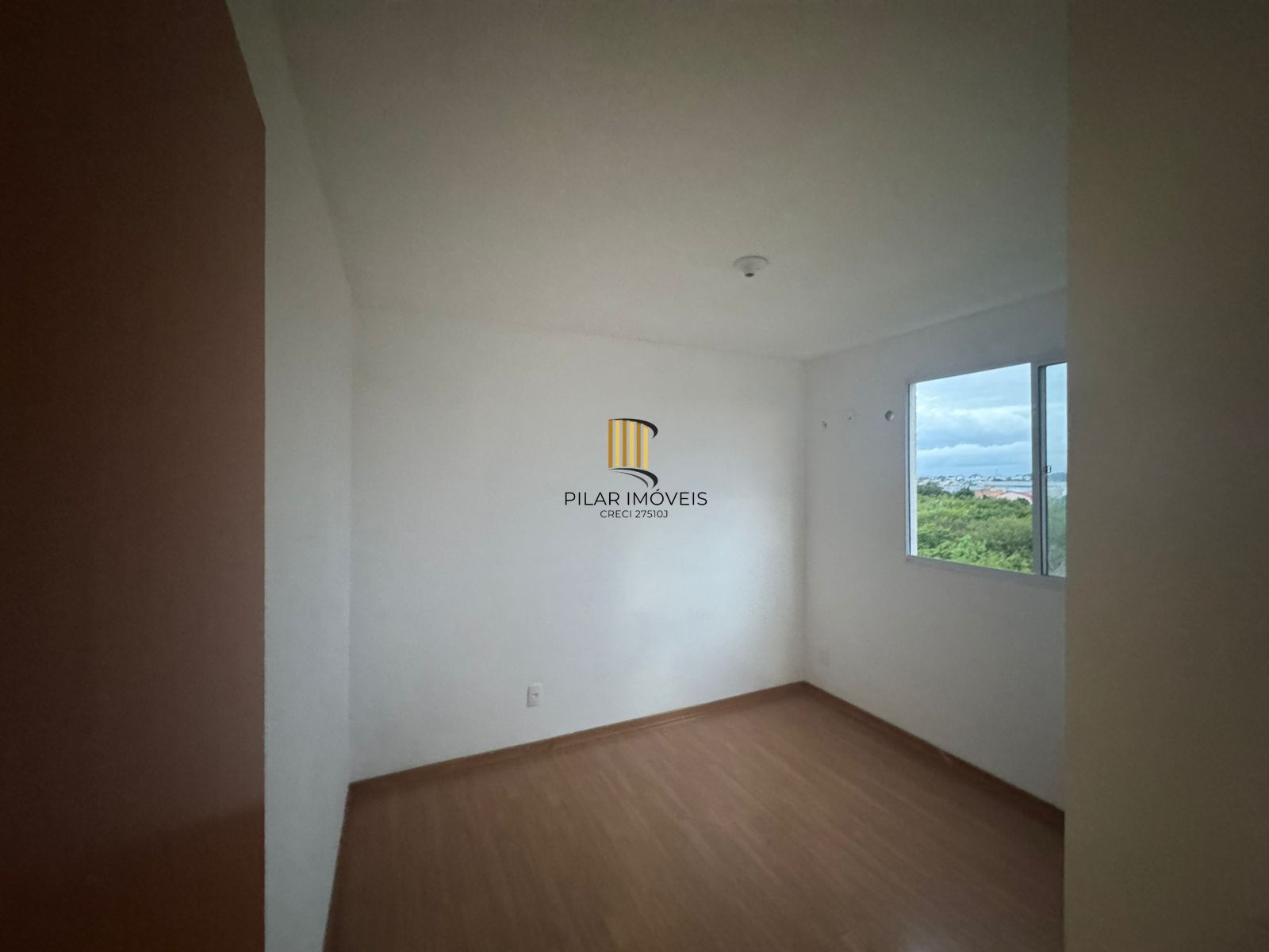 Apartamento com 2 quartos, vaga de garagem e elevador no bairro Estância velha