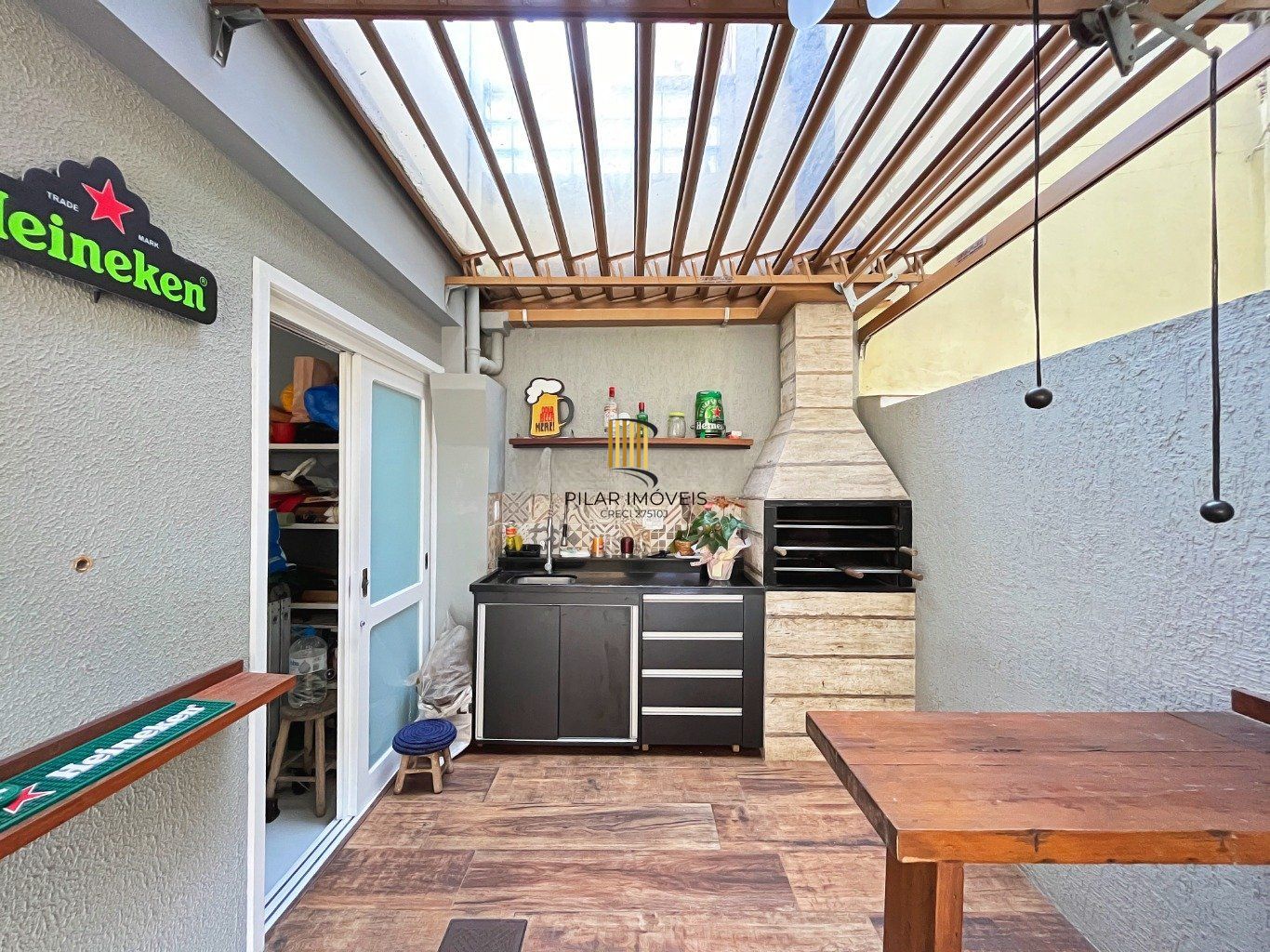 Casa com 3 quartos e 2 vagas em condomínio fechado no bairro Tristeza