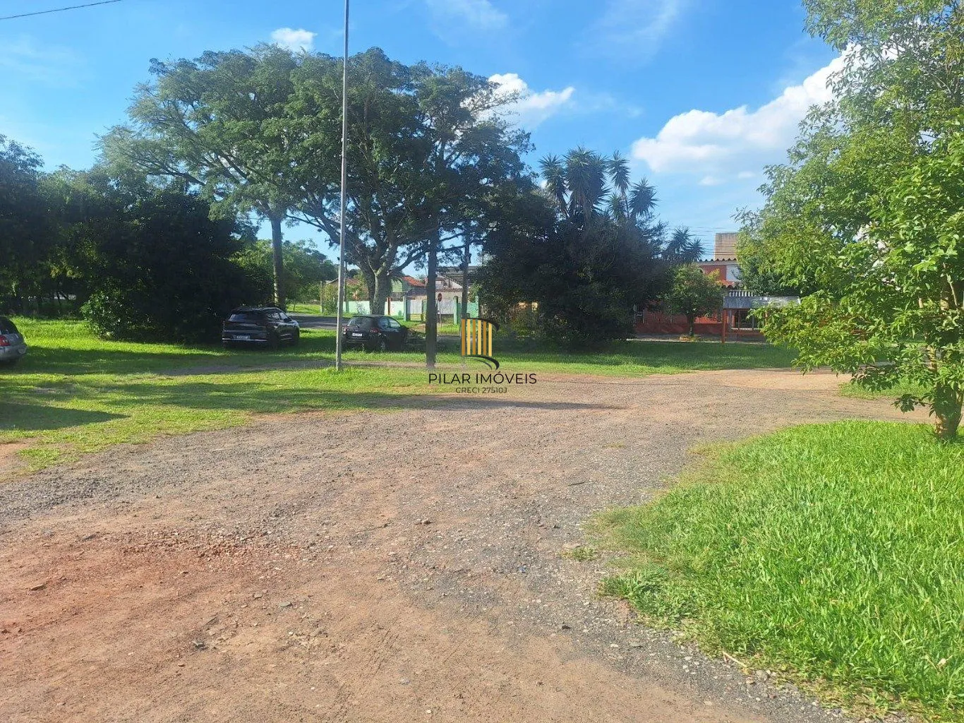 Casa de 3 quartos e 4 vagas de garagem em Canoas.