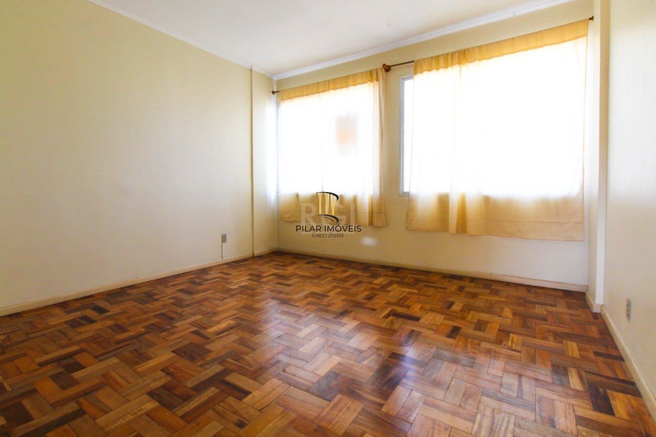 Apartamento com 2 quartos,1 vaga de garagem e elevador no bairro Navegantes