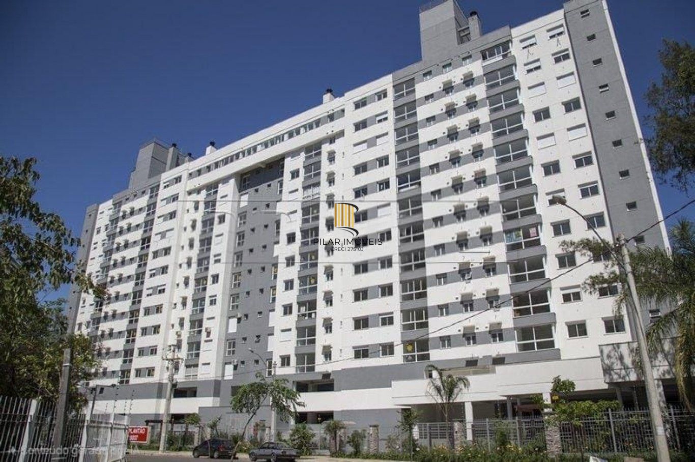 Apartamento 2 Dormitórios, Suíte, 2 vagas e elevador no Passo da Areia