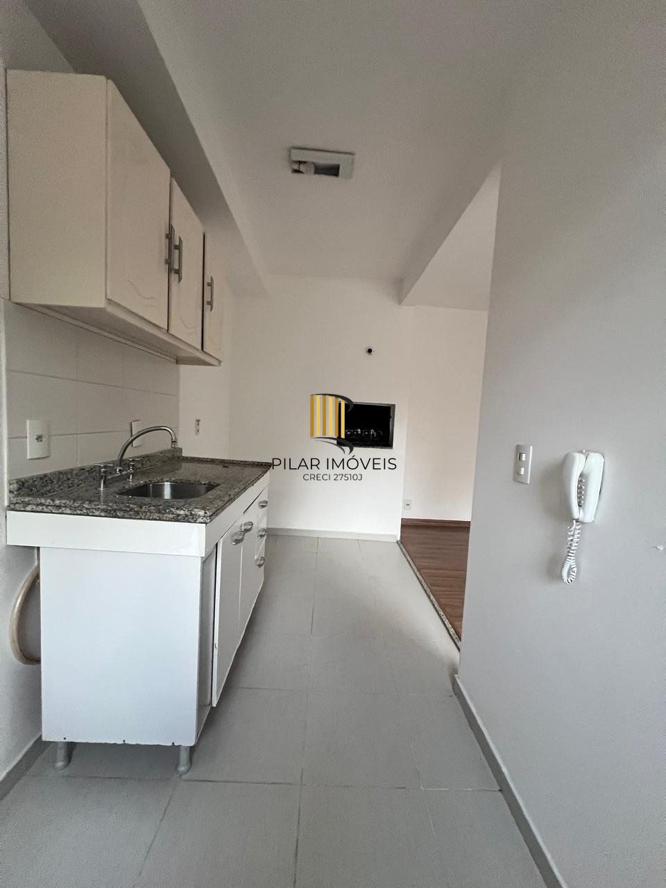 Apartamento 2 Dormitórios, com Elevador e Vaga no Morro Santana