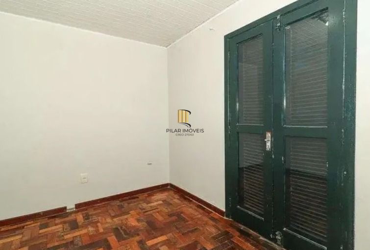 Casa de 3 quartos, 2 banheiros, 2 vagas no bairro Jardim Leopoldina