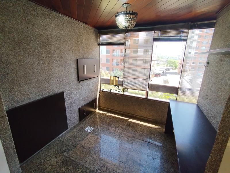 Apartamento 2 dormitórios, 1 vaga, churrasqueira e elevador no Cristo Redentor.