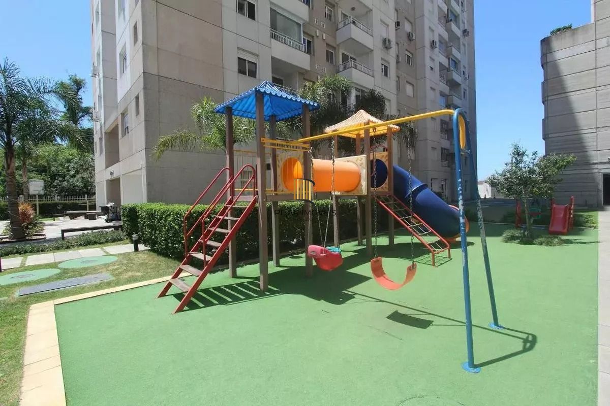 Apartamento 2 dormitórios suíte, elevador, infra e vaga coberta na Farrapos