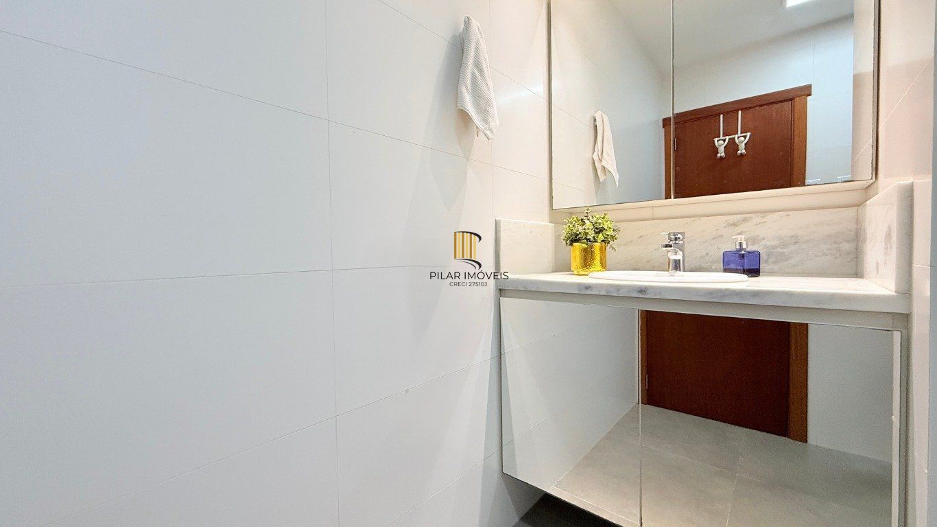 Apartamento térreo com pátio no bairro Santana.