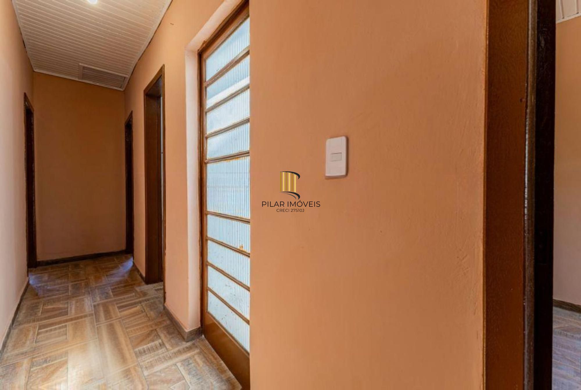 Casa com 3 Quartos e 2 vagas no Bairro Morro Santana