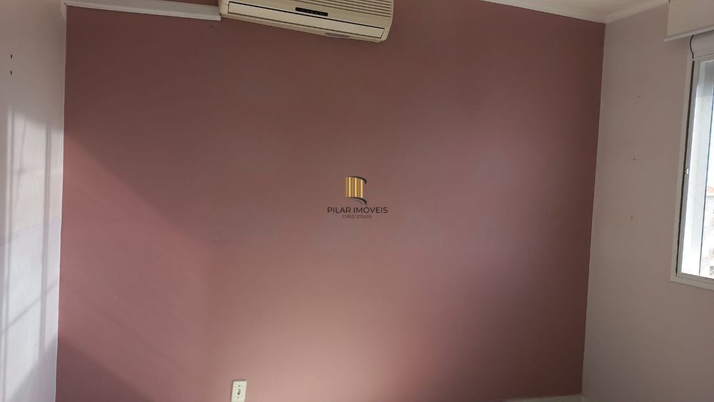Apartamento com sacada, todo mobiliado de 3 dormitórios com suíte e 2 vagas de garagem.
