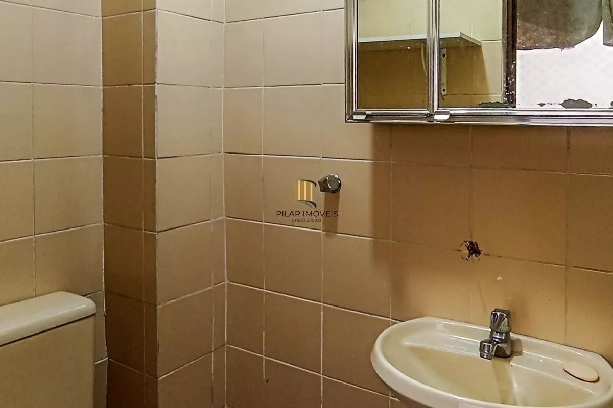 Apartamento com 3 Dormitórios, elevador vaga e 2 Sacadas no Menino Deus