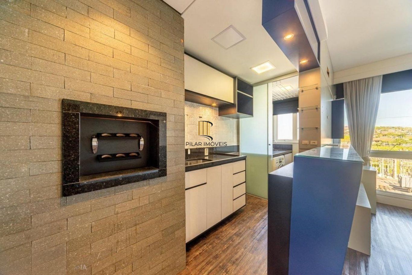 Apartamento 2 Dormitórios, Suíte, 2 vagas e elevador no Passo da Areia