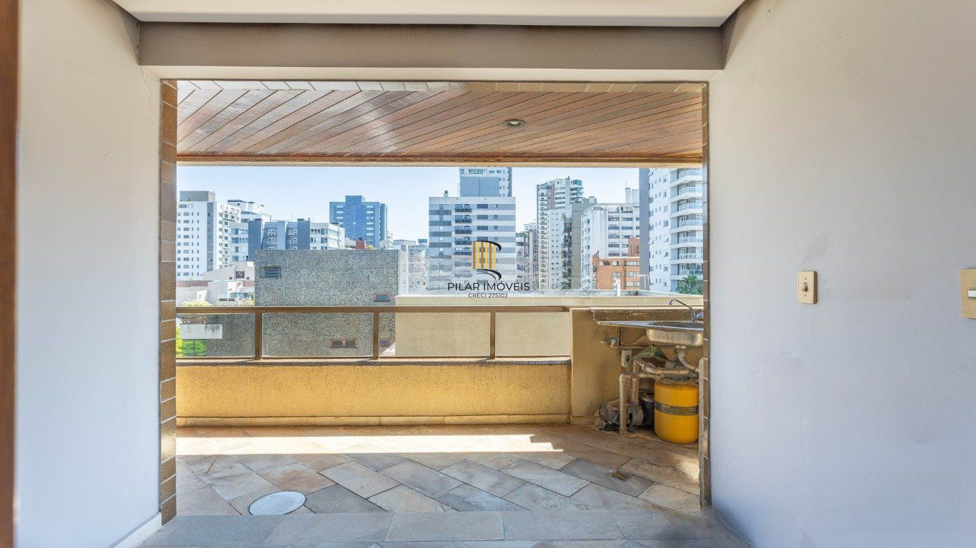 Apartamento 3 Dormitórios, 1 súite, elevador, 2 vagas no Petrópolis.