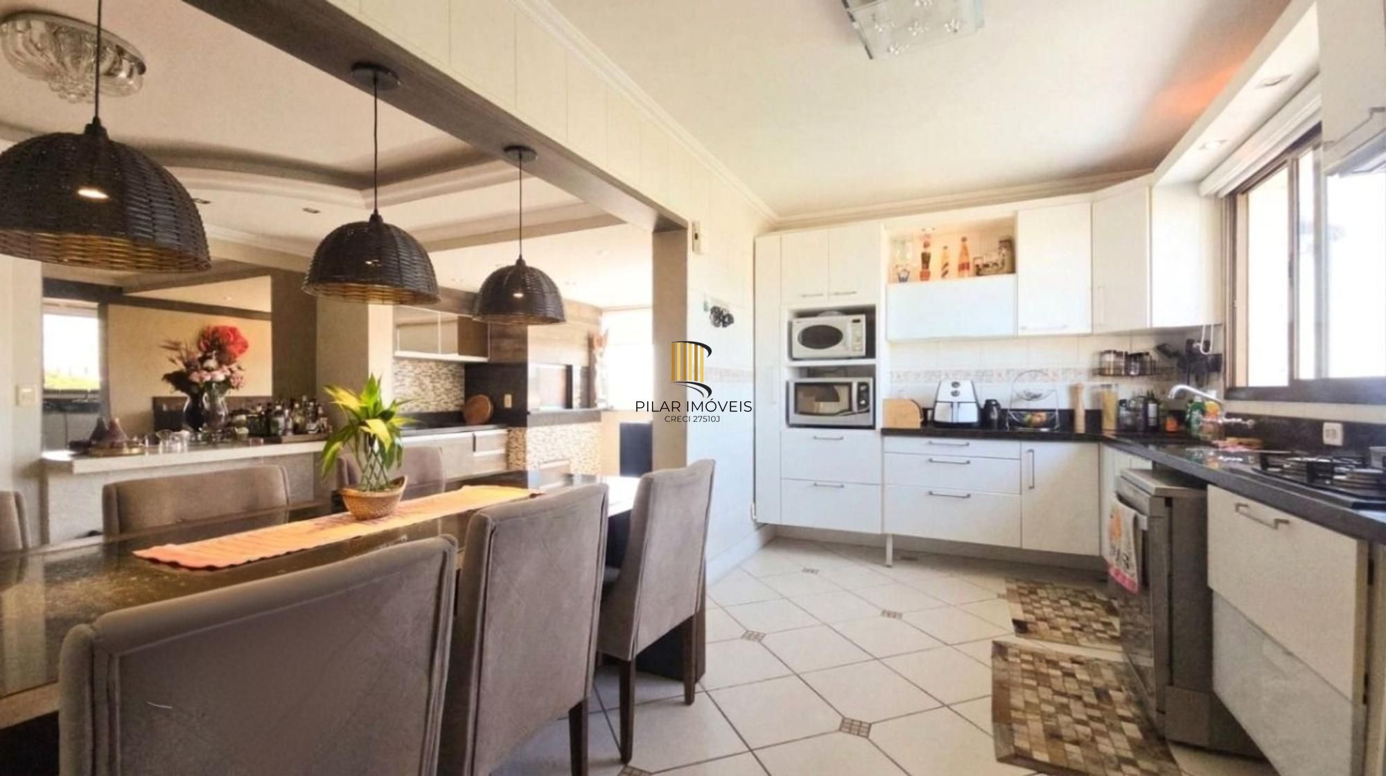 Apartamento de 3 dormitórios, elevador e 2 vagas de garagem em Canoas.