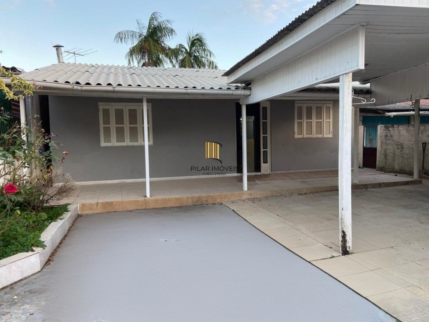 Casa de 2 dormitórios e 2 vaga de garagem em Vila Eunice Cachoeirinha.