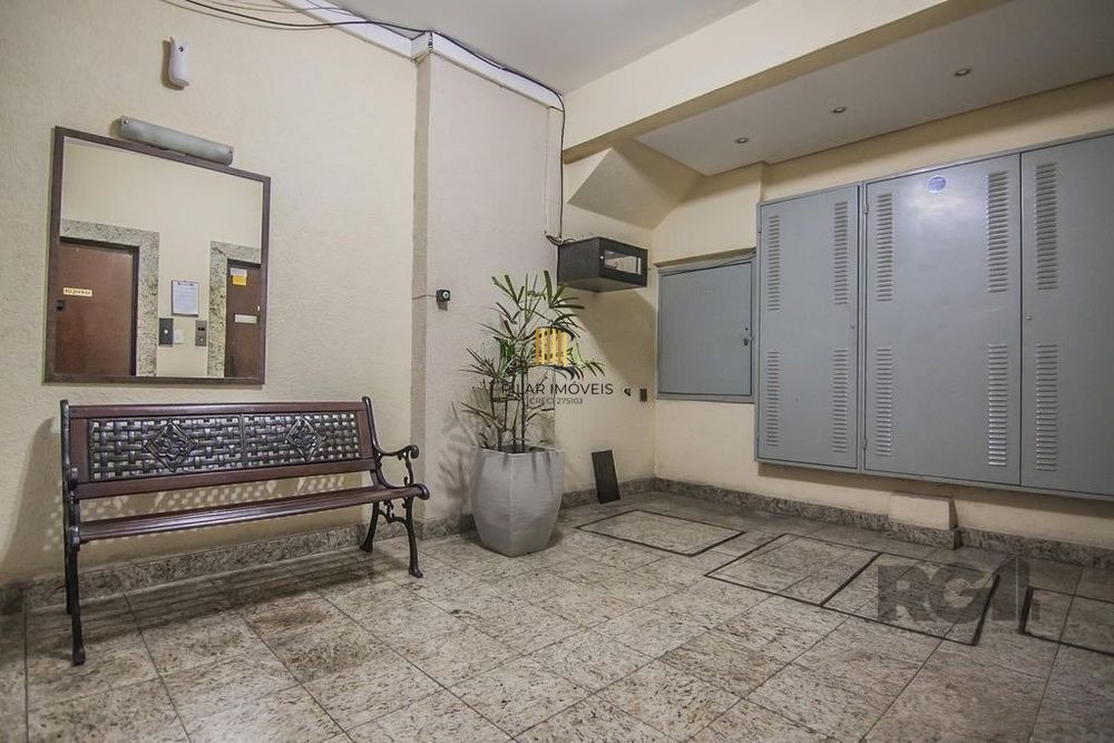 Apartamento com 2 quartos e elevador no bairro Centro Historico