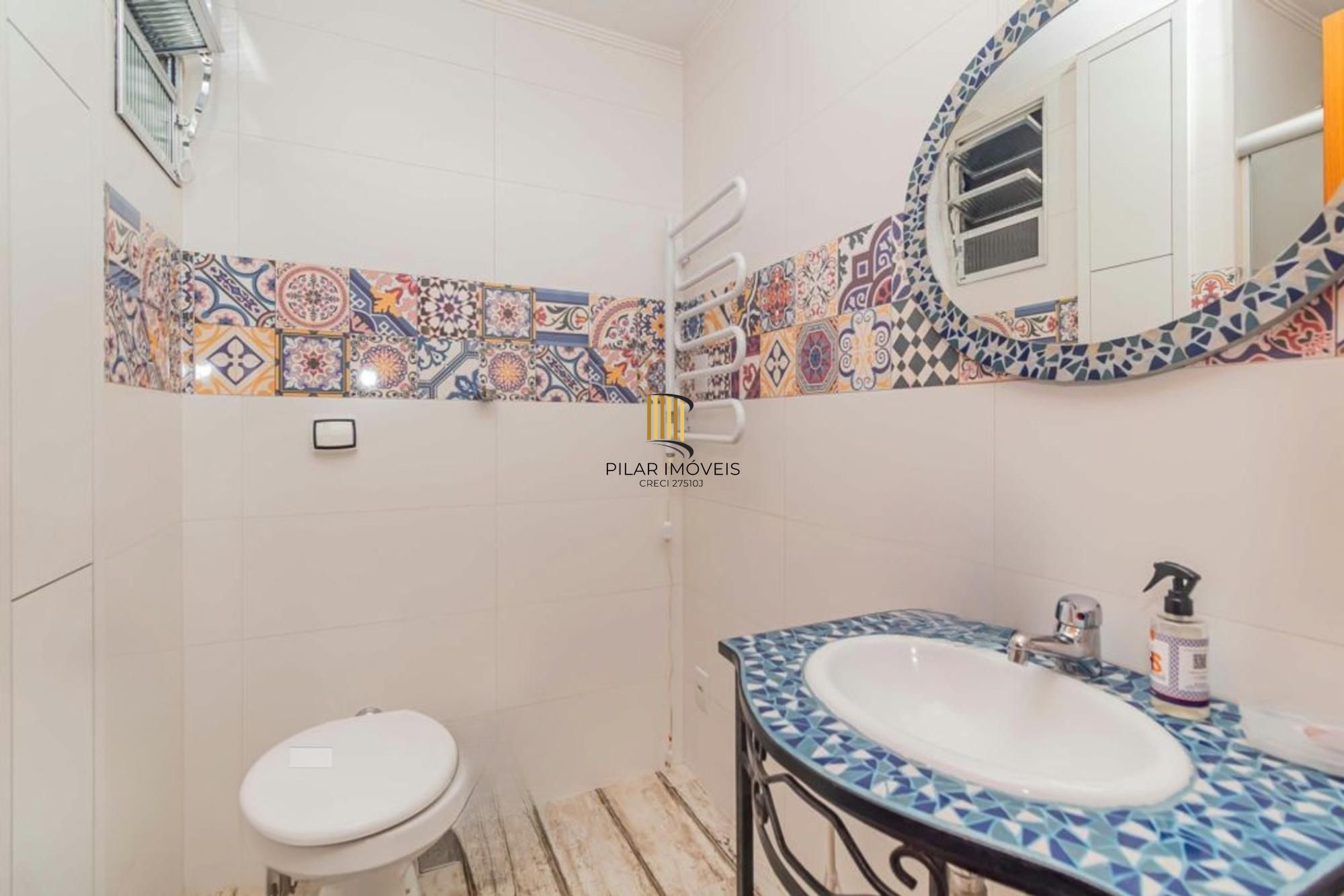 Apartamento 3 quartos, 1 suíte, 2 vagas no Petrópolis.