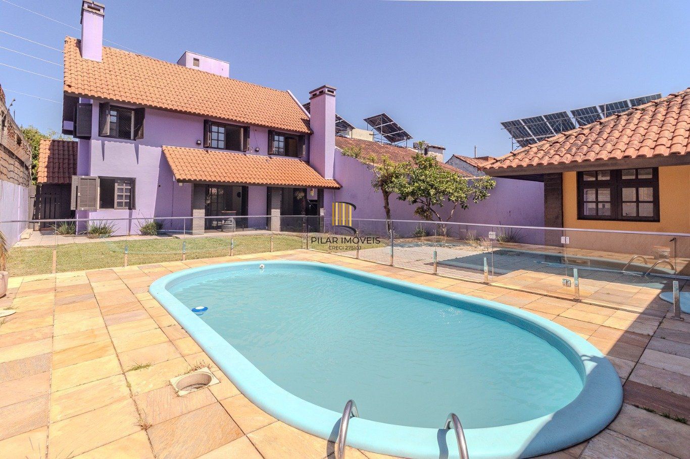 Casa com 3 quartos, vaga, piscina, Juncker e com patio no Jardim Planalto