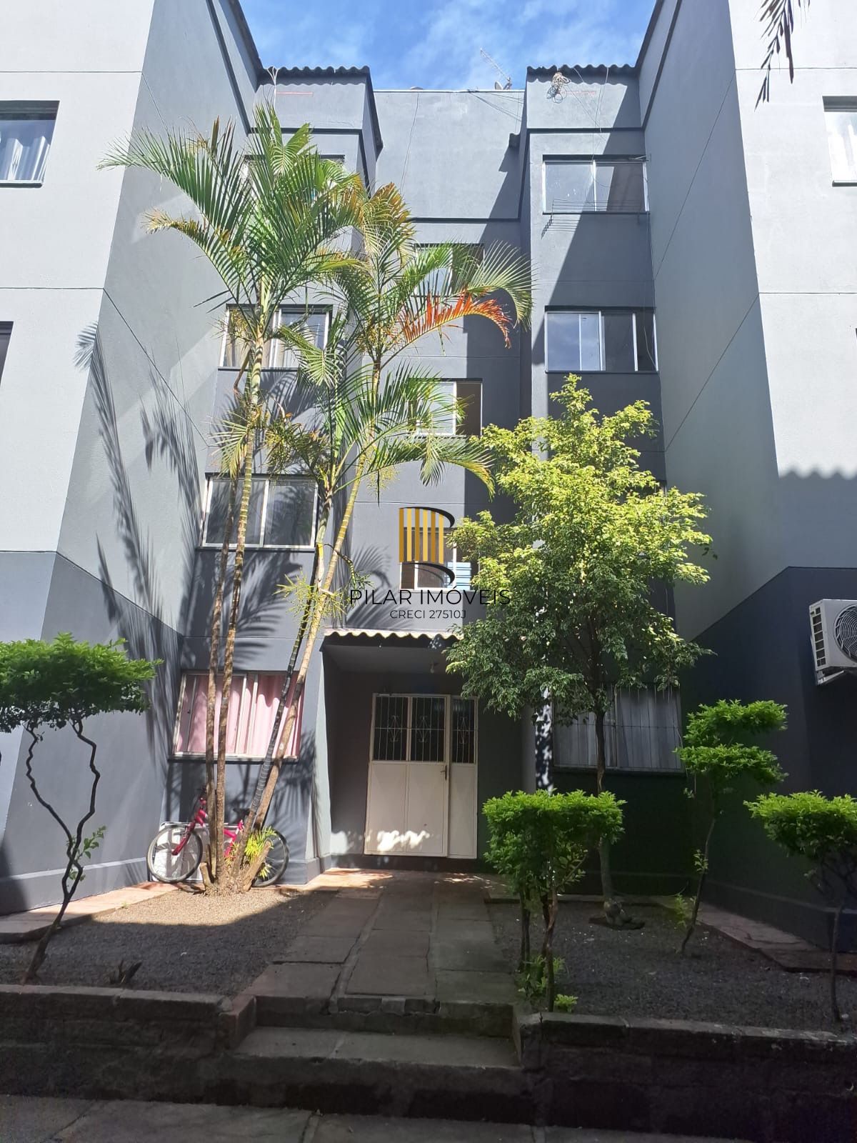 Apartamento 2 dormitórios 1 vaga de garagem no Bairro Maria Regina Alvorada