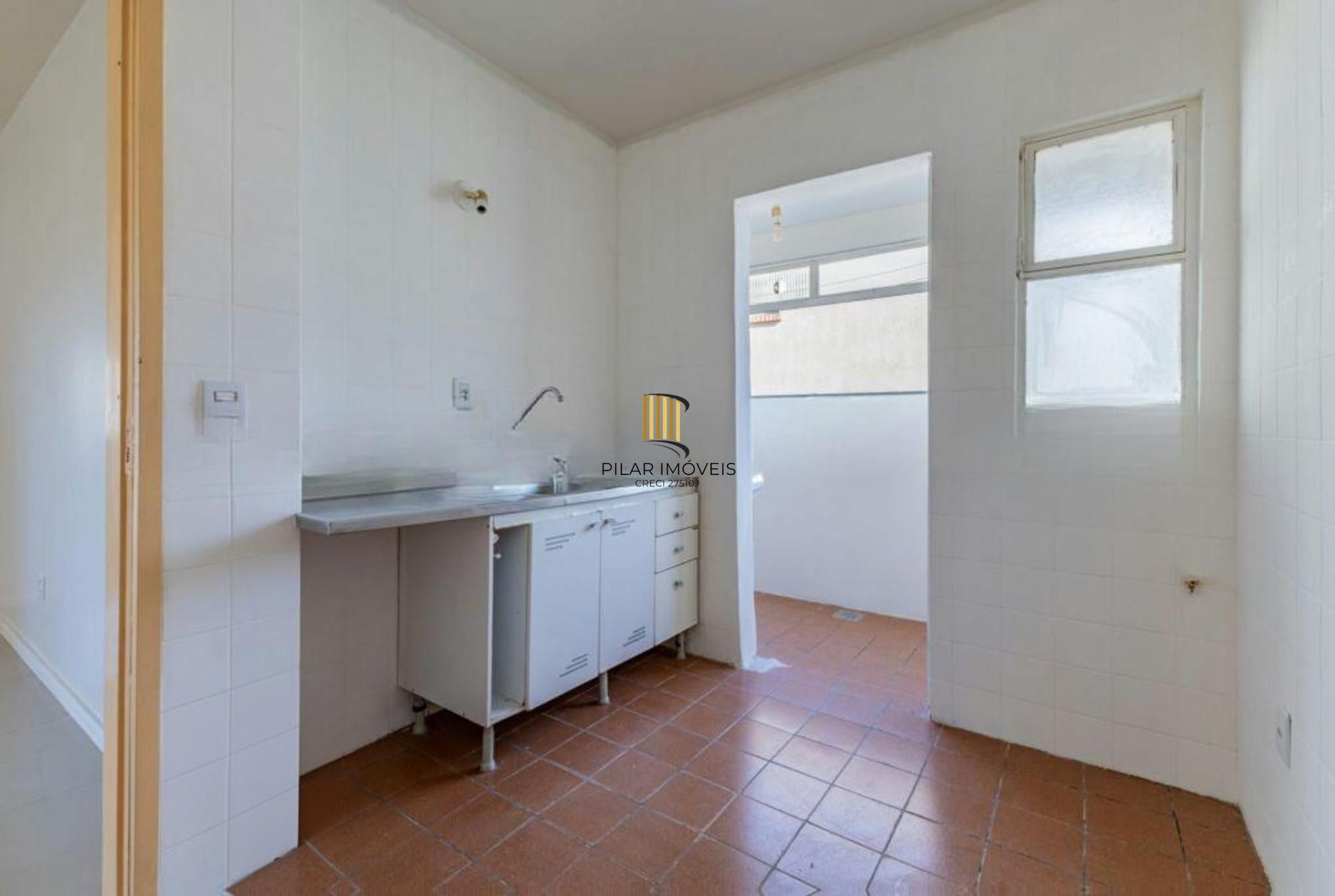 Apartamento com 2 quartos, vaga coberta e sol da manha no bairro Santana