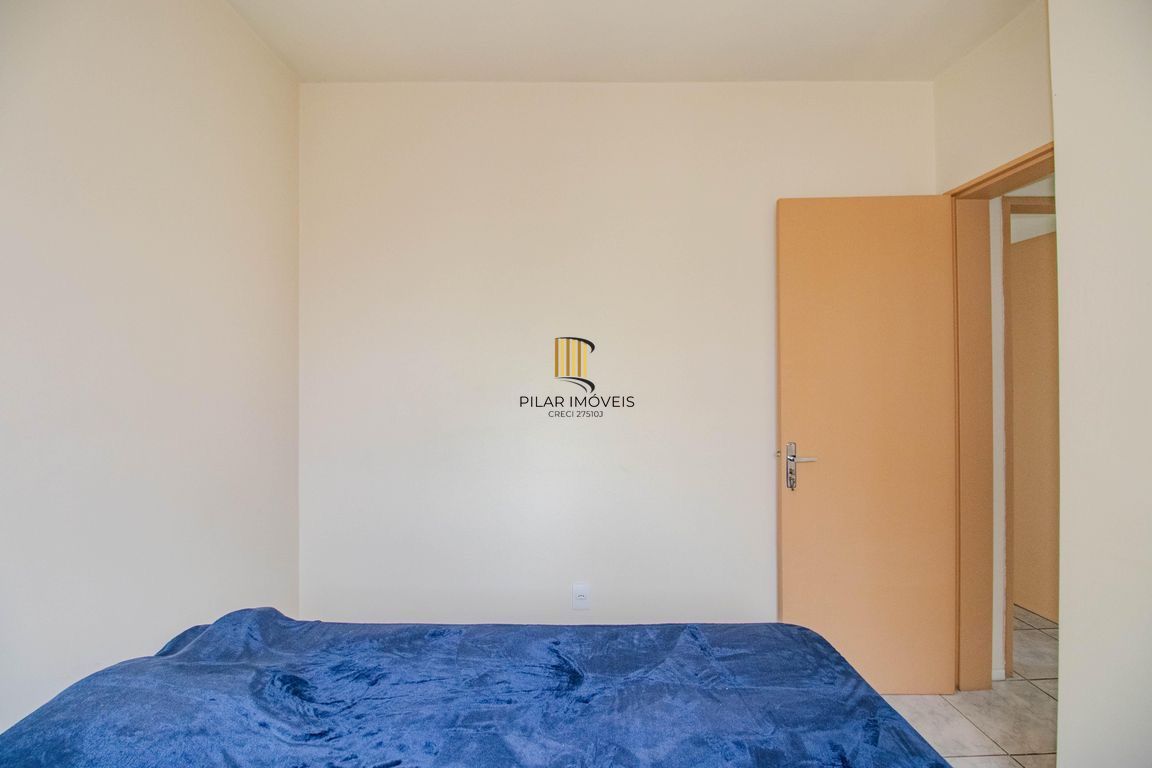 Apartamento 2 dormitórios com Sacada e 1 vaga de garagem na Rua Sadi Castro.