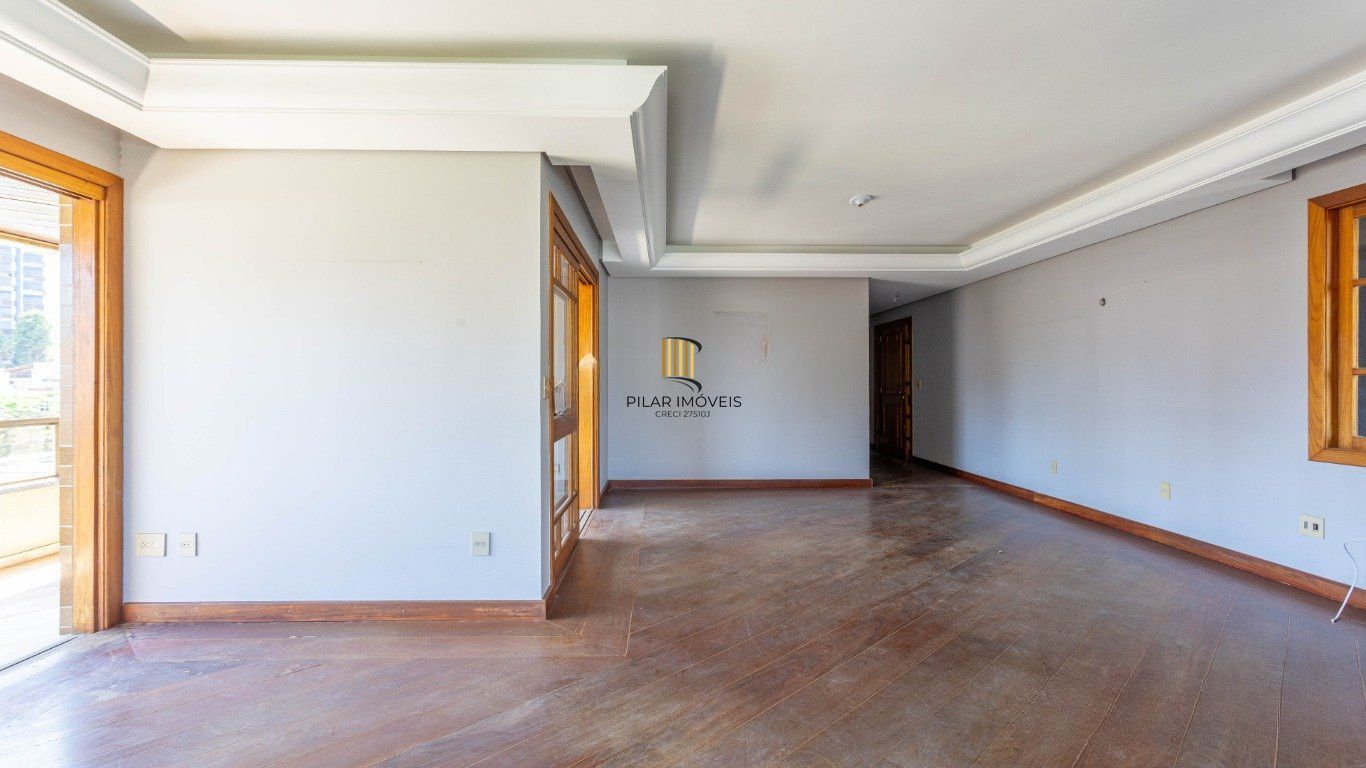 Apartamento 3 Dormitórios, 1 súite, elevador, 2 vagas no Petrópolis.