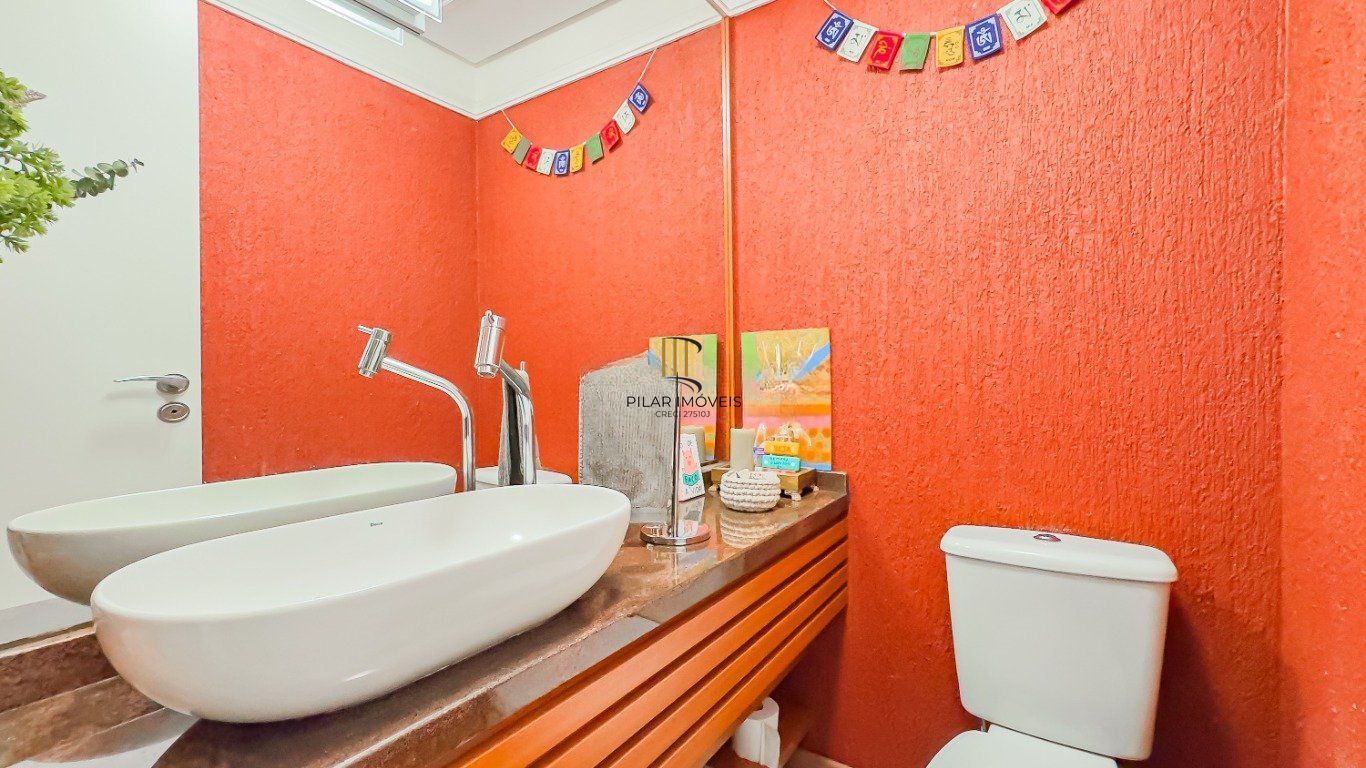 Casa em Condomínio, 3 Quartos, Suíte e 3 Vagas no Jardim Carvalho, Porto Alegre