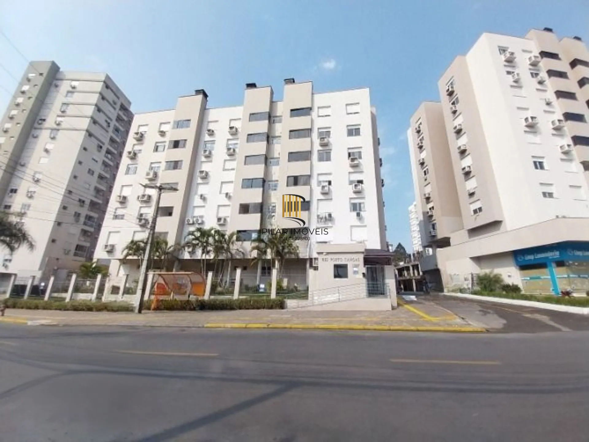 Apartamento de 3 dormitórios, elevador e 1 vaga de garagem em Canoas.